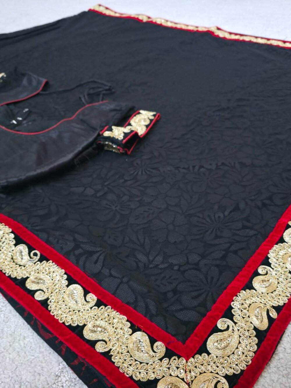 Black Designer Saree Self Jacquard Heavy Gold Zari Red Velvet Border Blouse